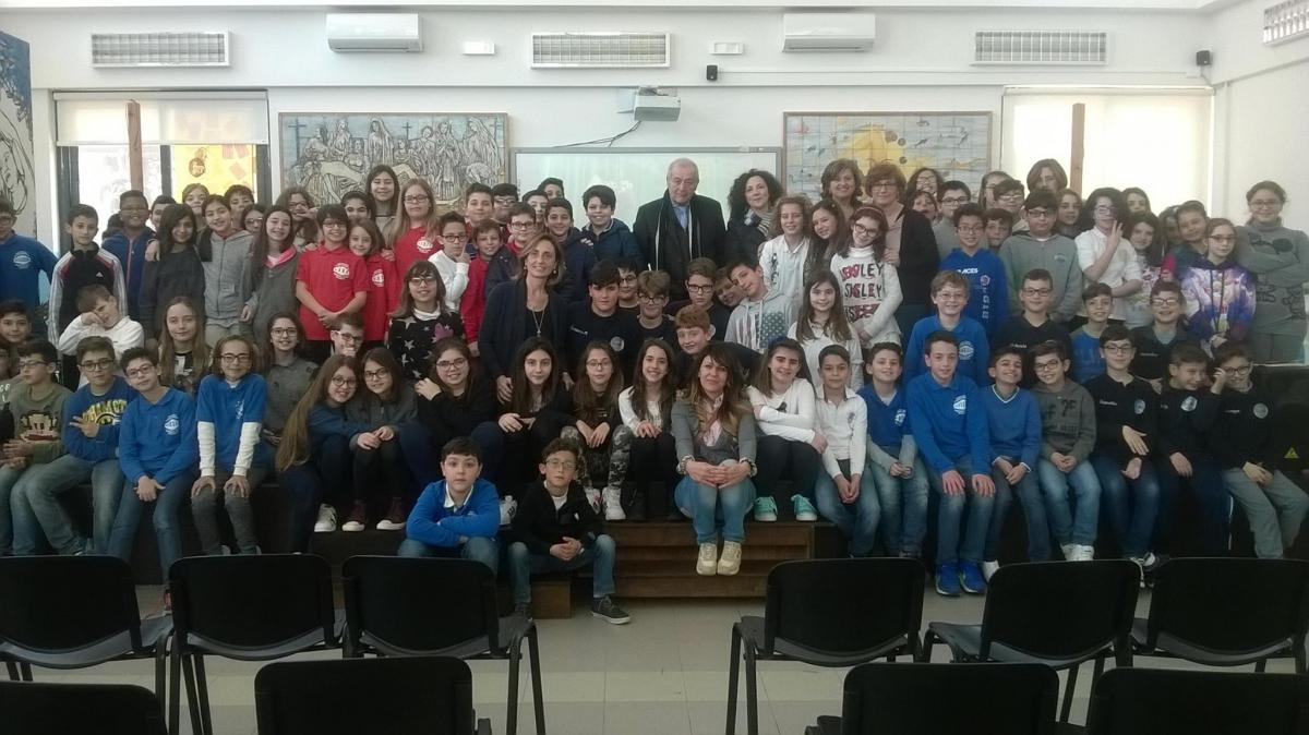 aula magna con alunni