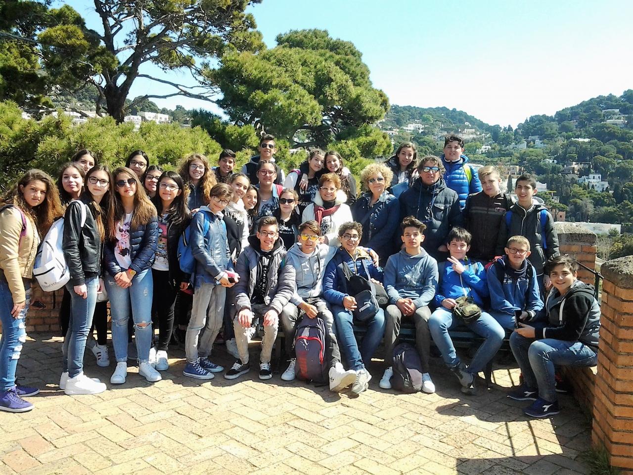 Alunni classi 3e  e i docenti Buttafuoco-Chillura-Magro - Capri 